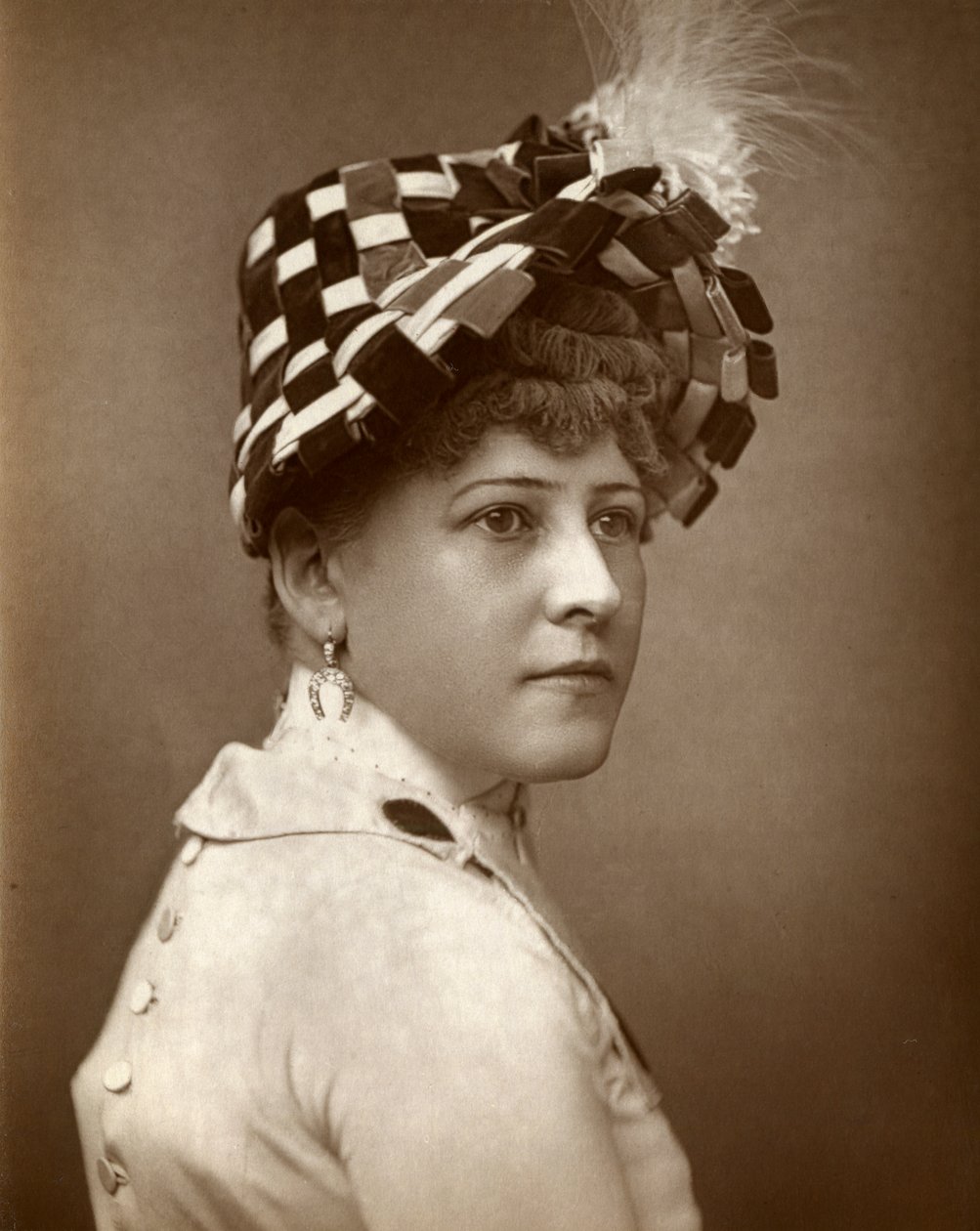 Kate Munroe, aktorka, 1883 autorstwa St James