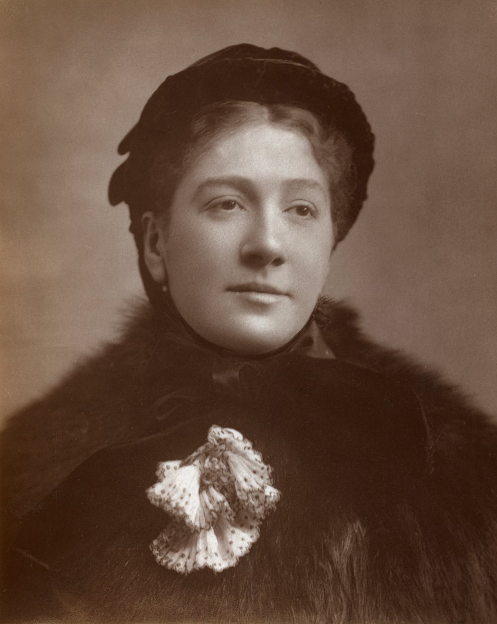 Madge Kendal, brytyjska aktorka i kierownik teatru, 1883 autorstwa St James