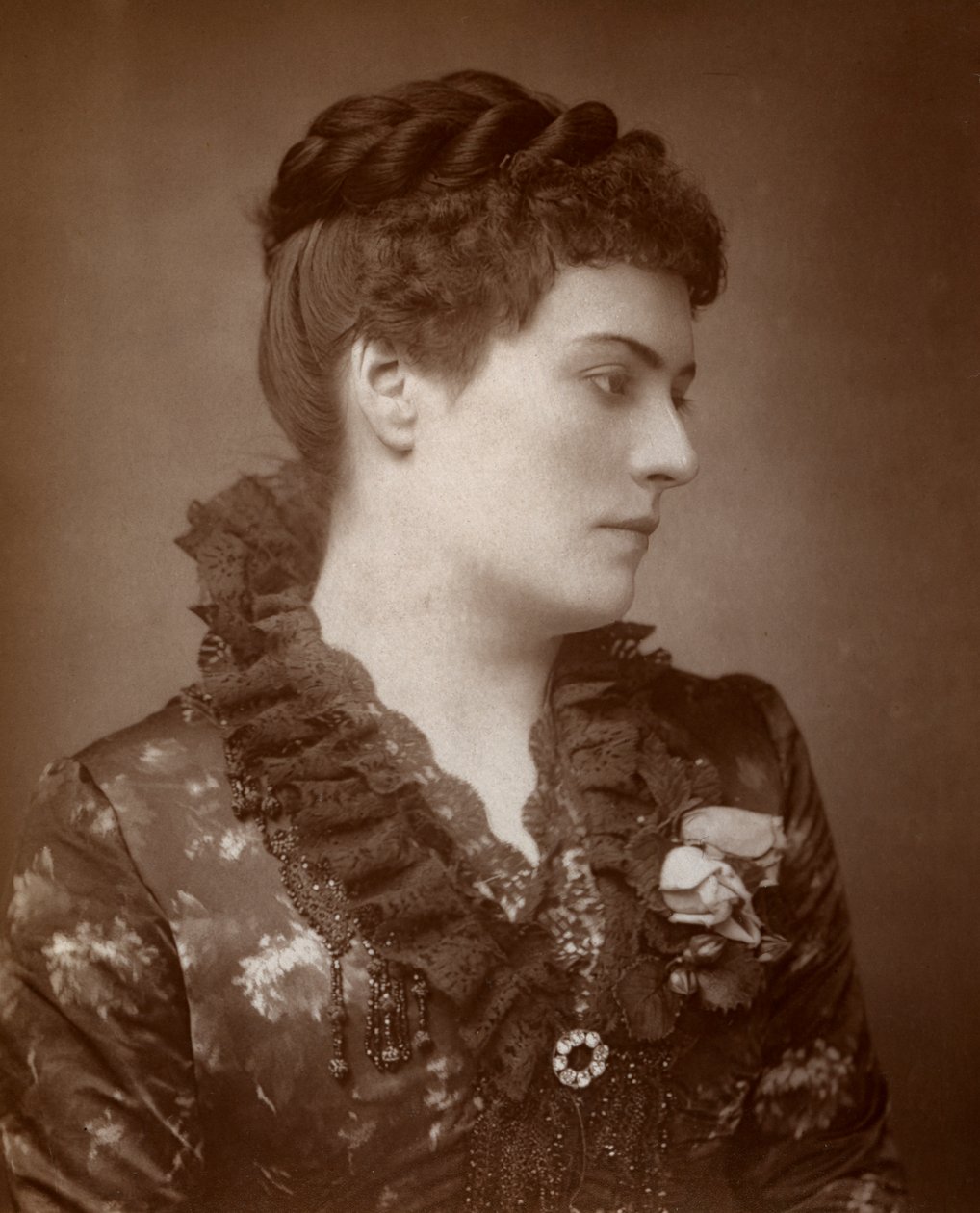 Sophie Eyre, brytyjska aktorka, 1883 autorstwa St James