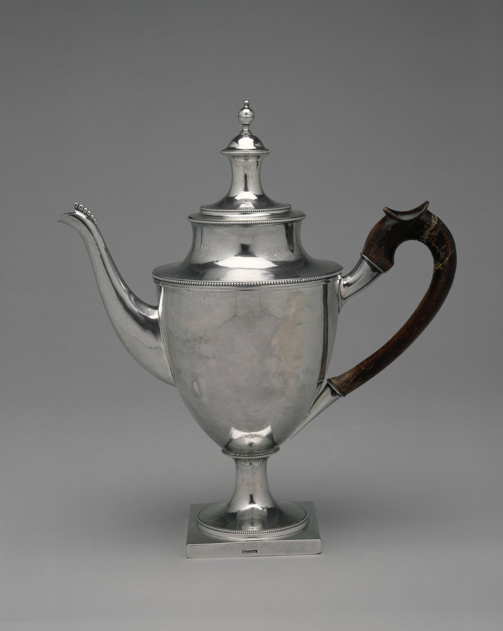 Czajnik, część zestawu, 1784-1800 (srebrny) autorstwa Standish Barry