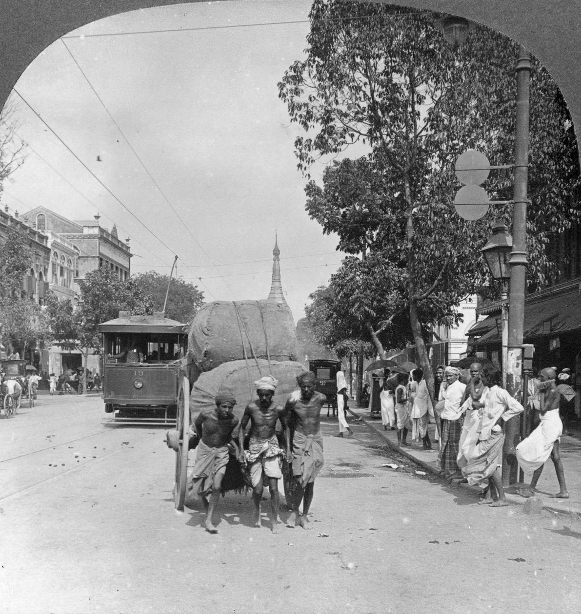 Ulica Dalhousie, najbardziej ruchliwa w mieście, Rangun, Birma, 1908 autorstwa Stereo Travel Co
