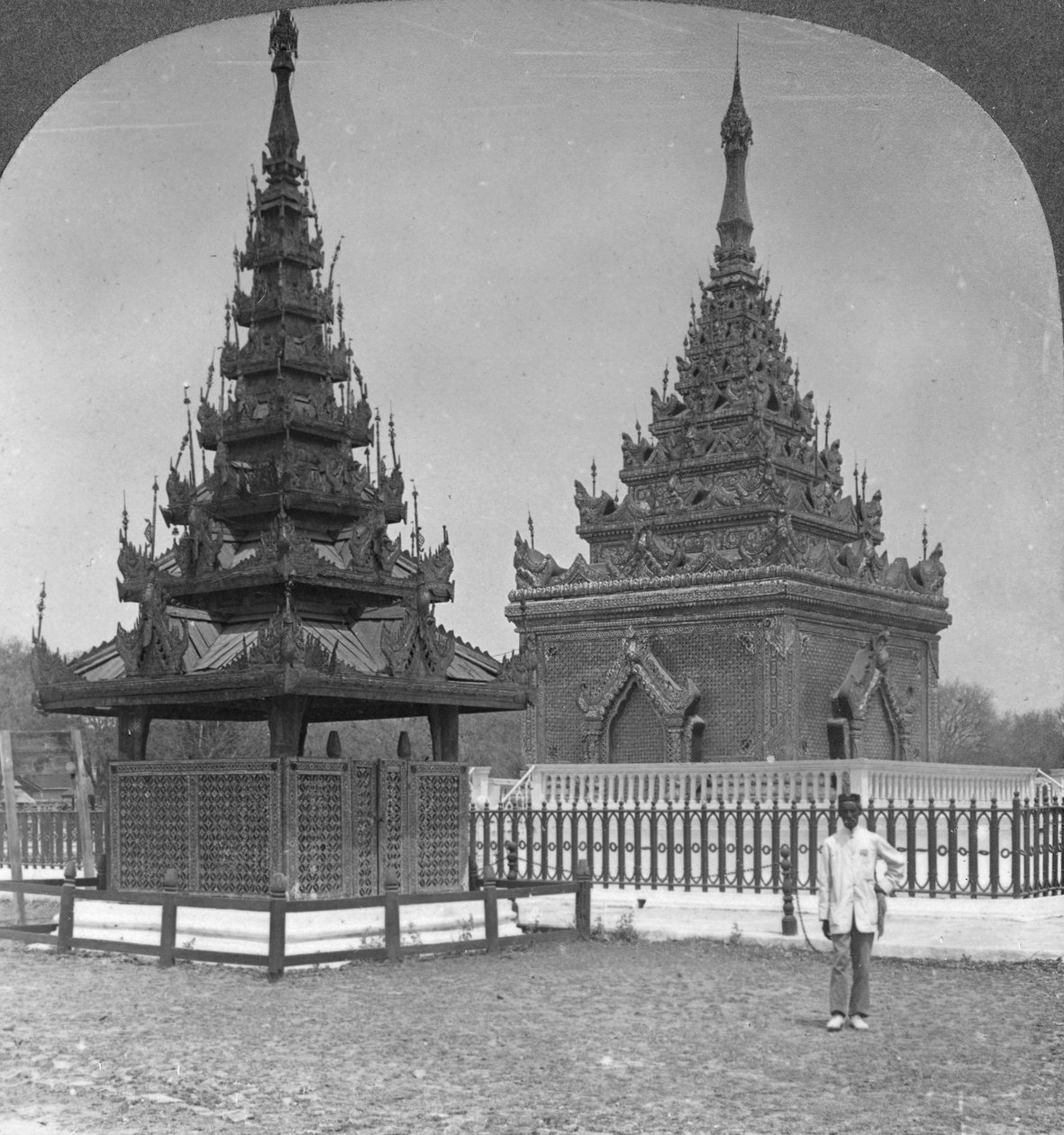 Grobowiec Króla Mindona, Pałac Królewski, Mandalay, Birma, 1908 autorstwa Stereo Travel Co