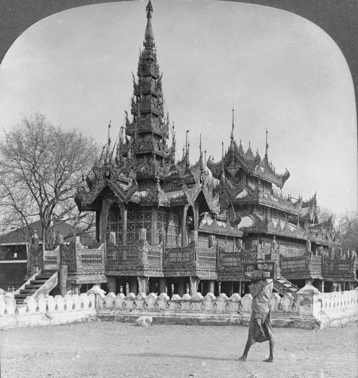 Szkoła króla Thibawa w forcie, Mandalay, Birma, 1908 autorstwa Stereo Travel Co