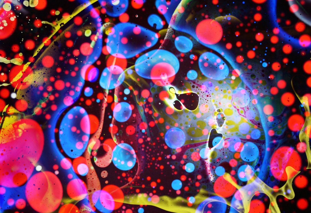 Technicolor, 2024 r. autorstwa Steve Pavlovsky