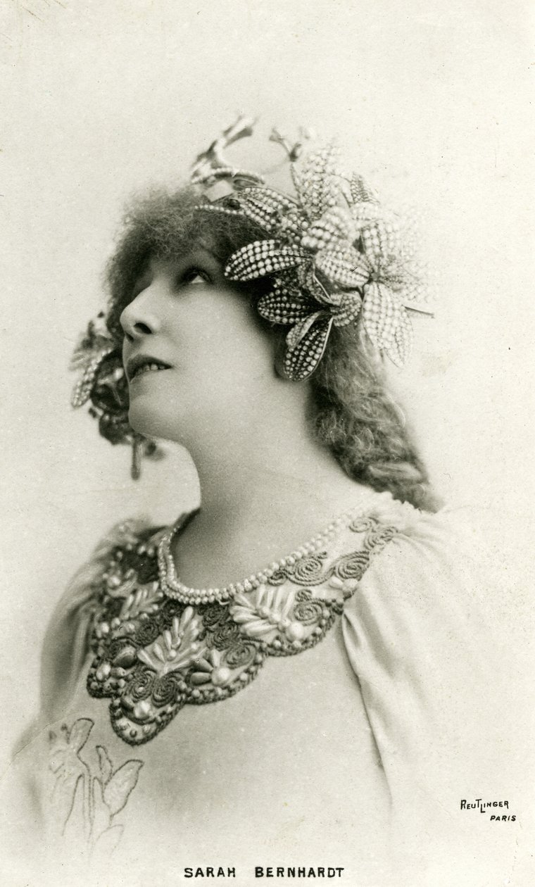 Henriette Rosine Bernard aka Sarah Bernhardt (1844-1923) jako „Odległa księżniczka”, sztuka Edmonda Rostanda (zdjęcie czarno-białe) autorstwa Studio Reutlinger