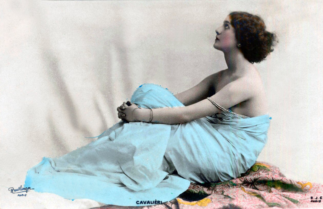 Lina Cavalieri jako Fedora, ok. 1900-1905 (pocztówka) autorstwa Studio Reutlinger