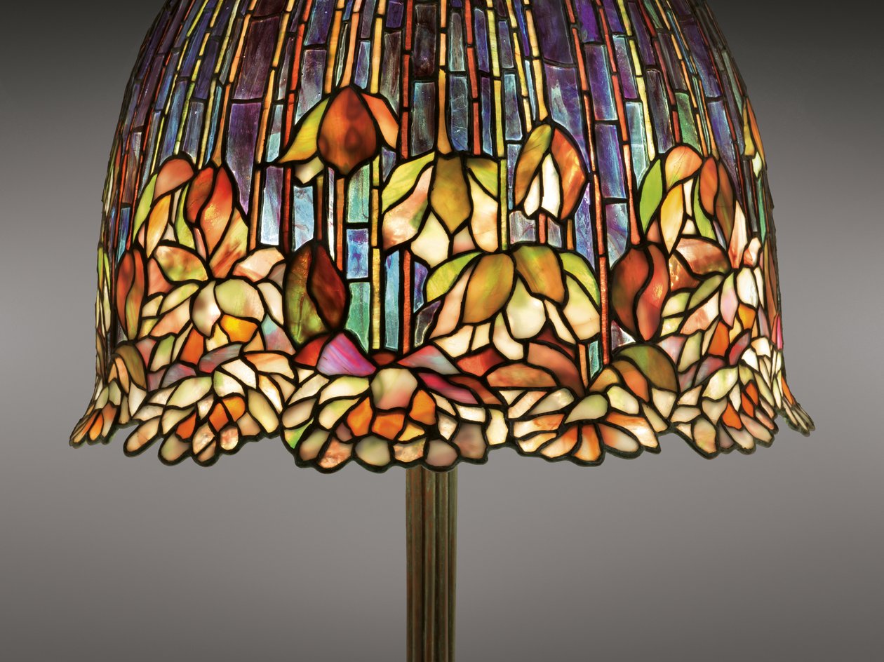 Lampa stołowa „Pond Lily”, ok. 1903 (szkło ołowiowe i patynowany brąz) autorstwa Studios Tiffany