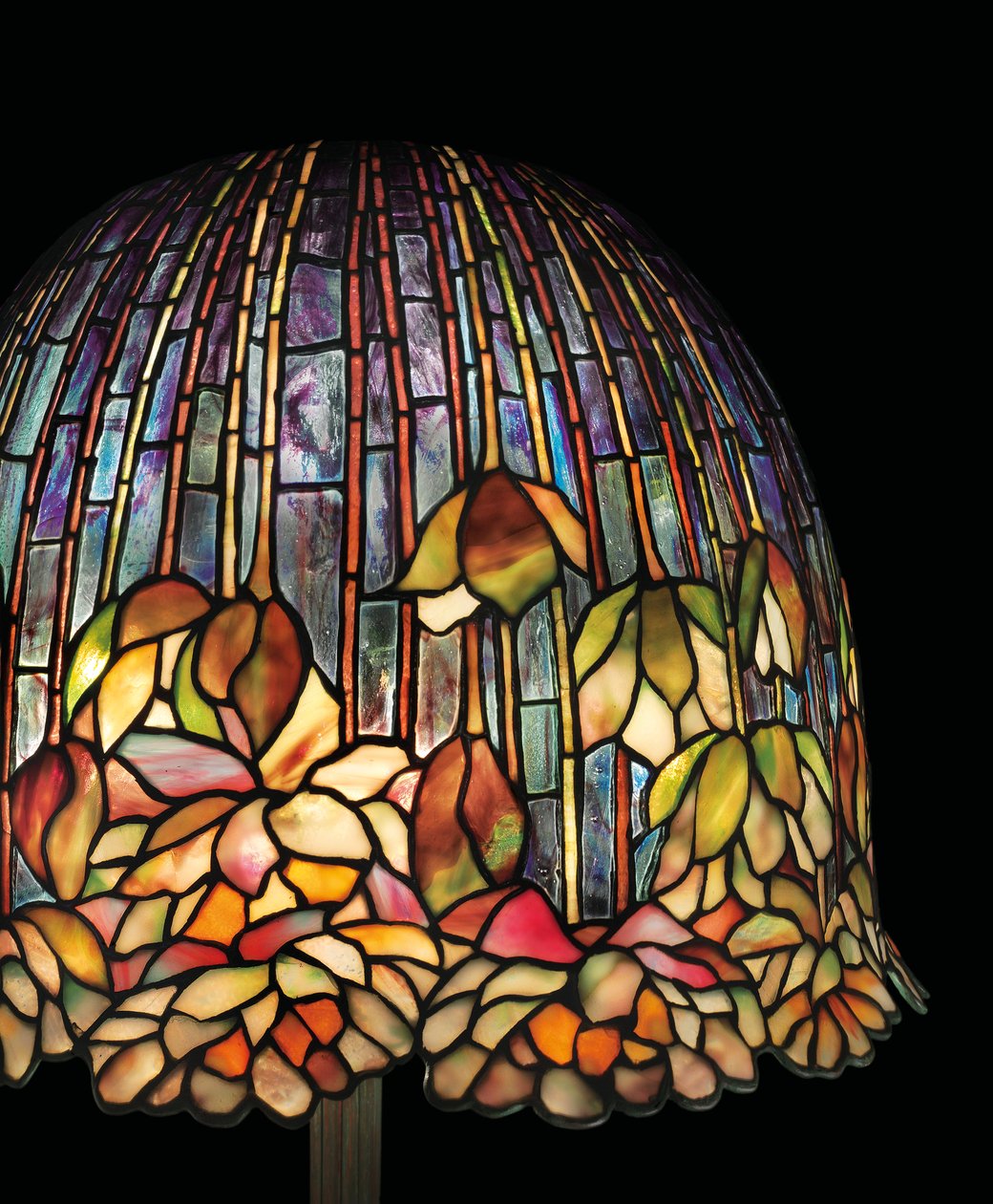 Lampa stołowa „Pond Lily”, ok. 1903 (szkło ołowiowe i patynowany brąz) autorstwa Studios Tiffany
