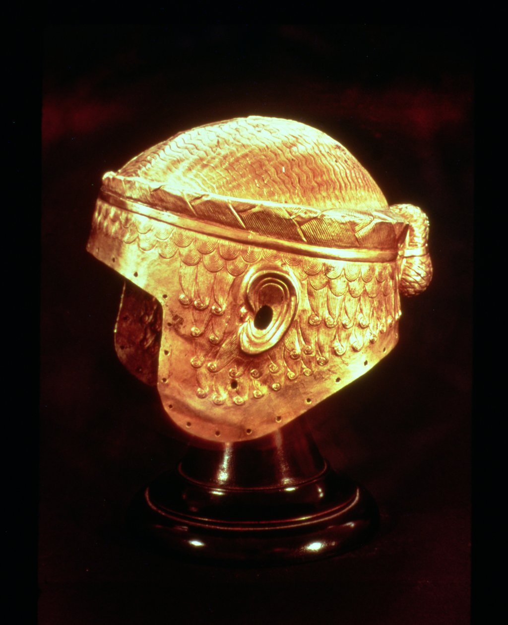 Hełm z elektrum króla Mes-Kalem-Dug, ok. 2500-2400 p.n.e. (złoto bicone) (zob. też 161987) autorstwa Sumerian