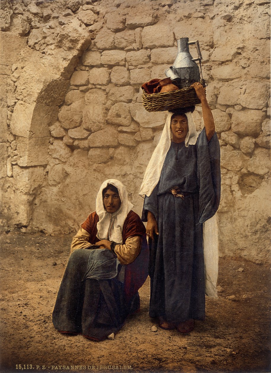 Arabki niosące słoiki z mlekiem, Jerozolima, ok. 1880-1900 (fotochrom) autorstwa Swiss Photographer
