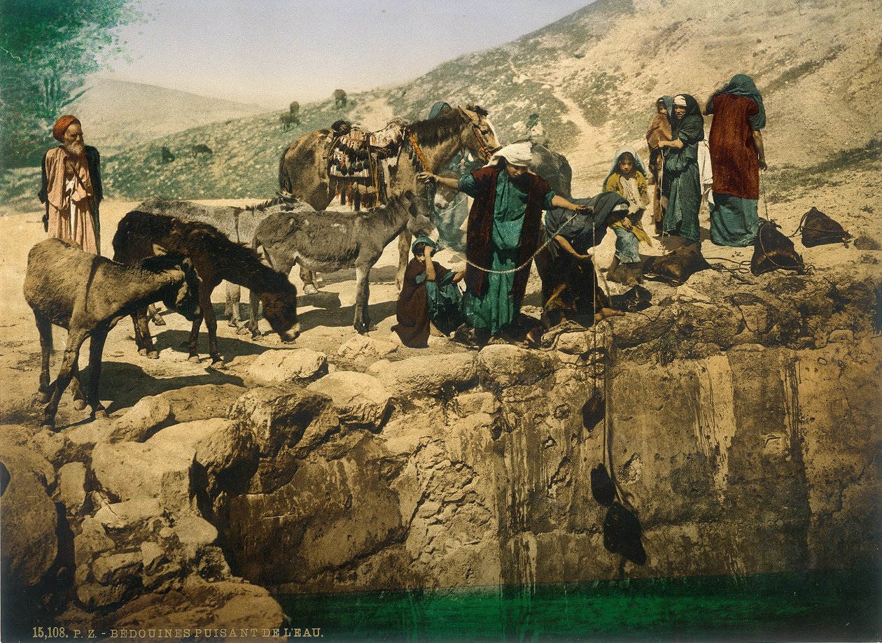 Beduińskie kobiety rysujące wodę, ok. 1880-1900 (fotochrom) autorstwa Swiss Photographer
