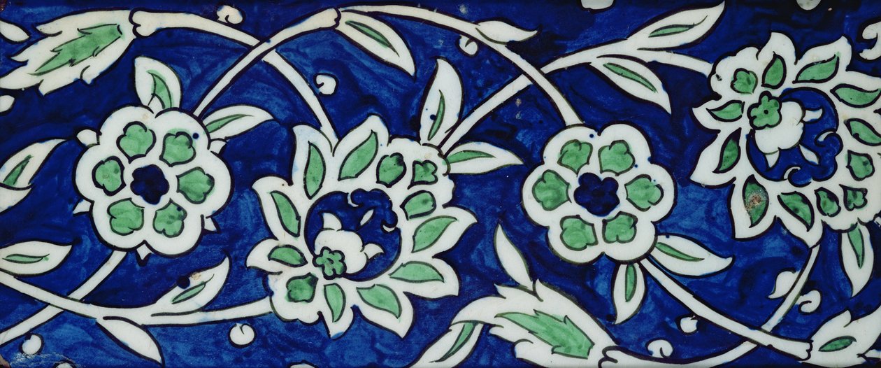 Płytka z piwoniami i rozetami (ceramiczna z kolorową glazurą) autorstwa Syrian School
