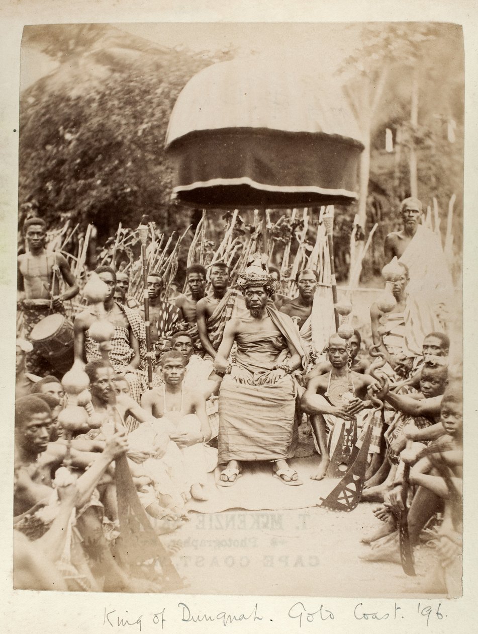 King of Dunquah, Gold Coast, Ghana, 1896 (druk albumowy) autorstwa T. McKenzie