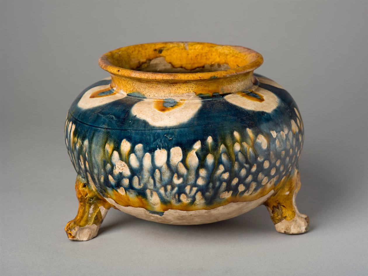 Miska na trzech nogach, prowincja Henan (ceramiczna) autorstwa Tang Dynasty Chinese School