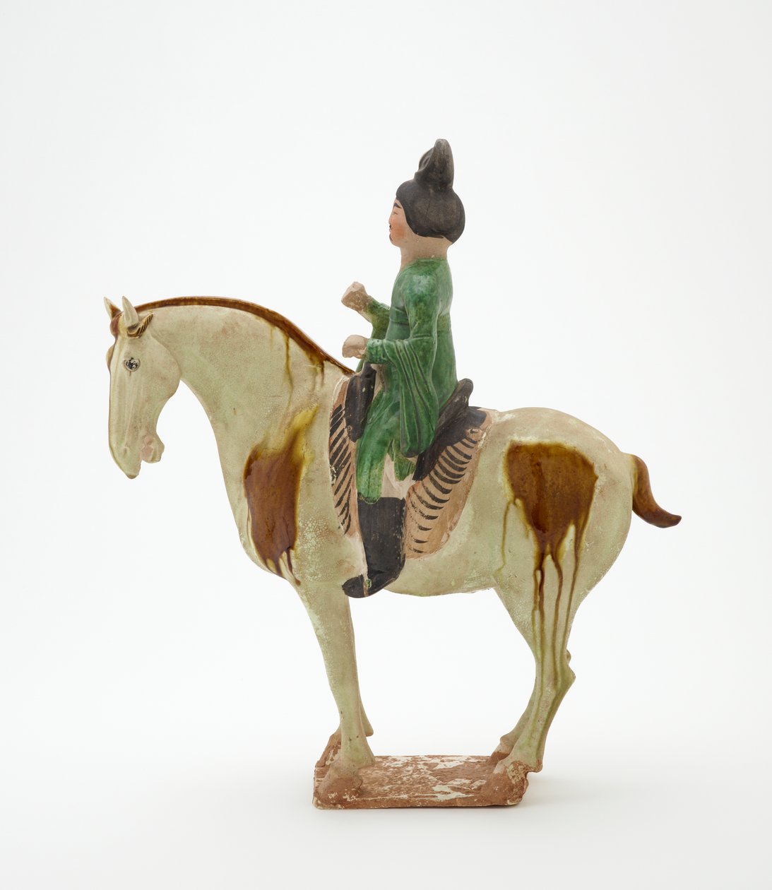 Człowiek na koniu, dynastia Tang, ok. 700-750 (naczynia ceramiczne z glazurą krzemianowo-ołowiową i malowanymi detalami) autorstwa Tang Dynasty Chinese School