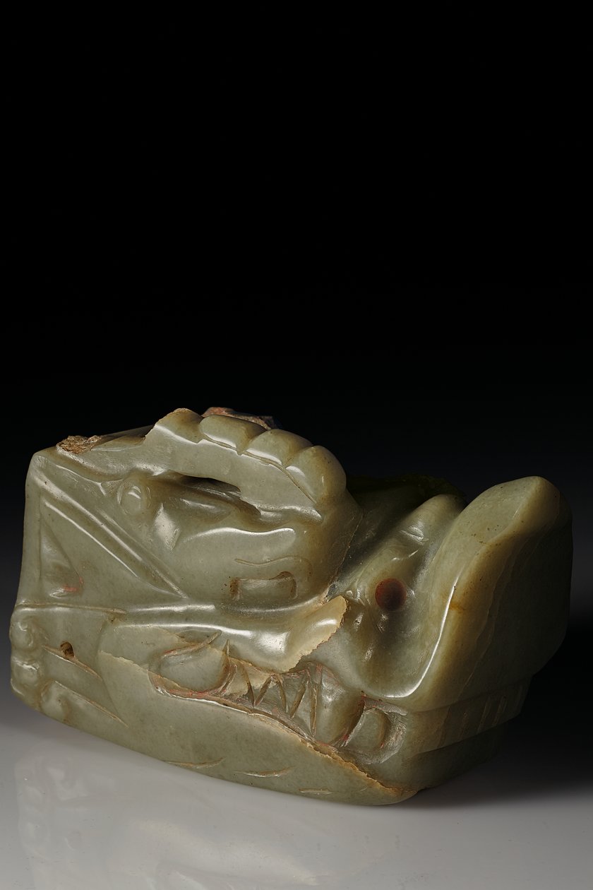 Jadeitowa głowa smoka Junkunc (nefryt) autorstwa Tang Dynasty Chinese School