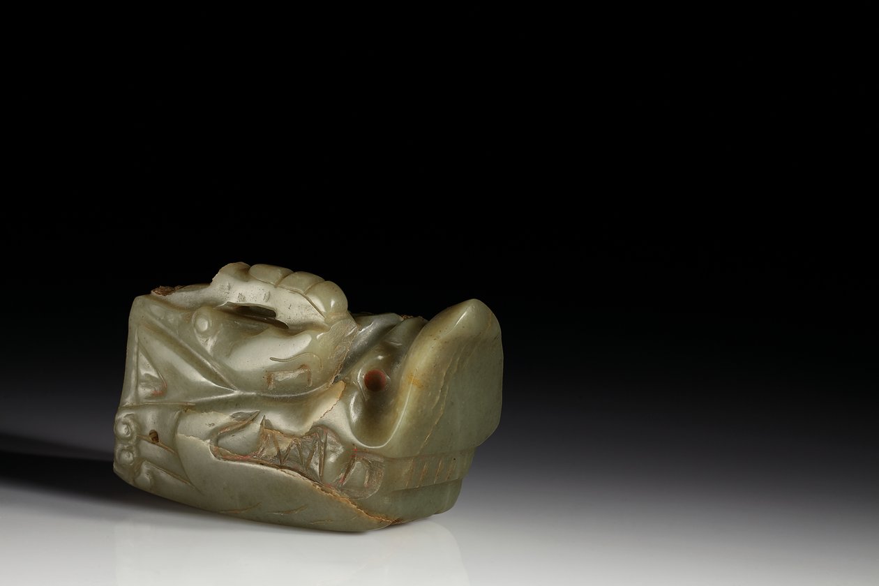 Jadeitowa głowa smoka Junkunc (nefryt) autorstwa Tang Dynasty Chinese School