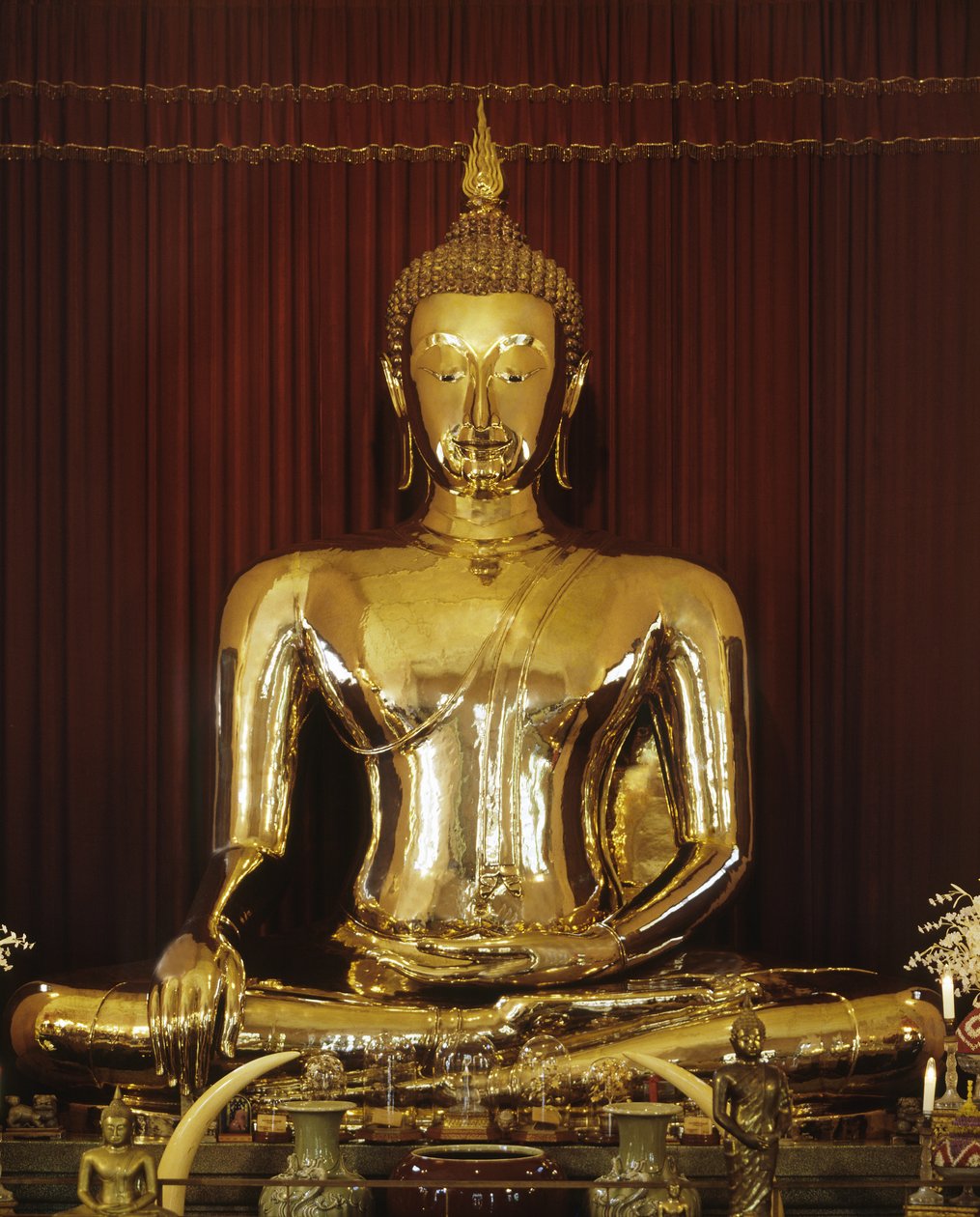 Wizerunek Buddy (złoto) autorstwa Thai School
