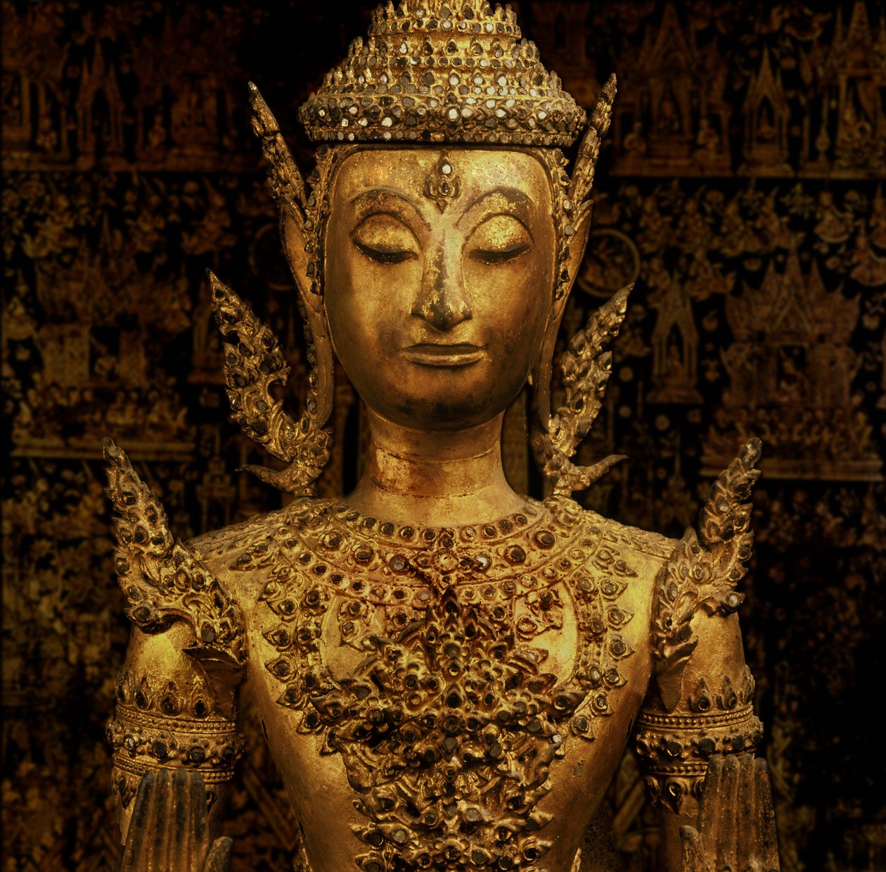 Stojący Budda w Abhaya Mudra, styl Rattanakosin, połowa V wieku (brąz) autorstwa Thai School