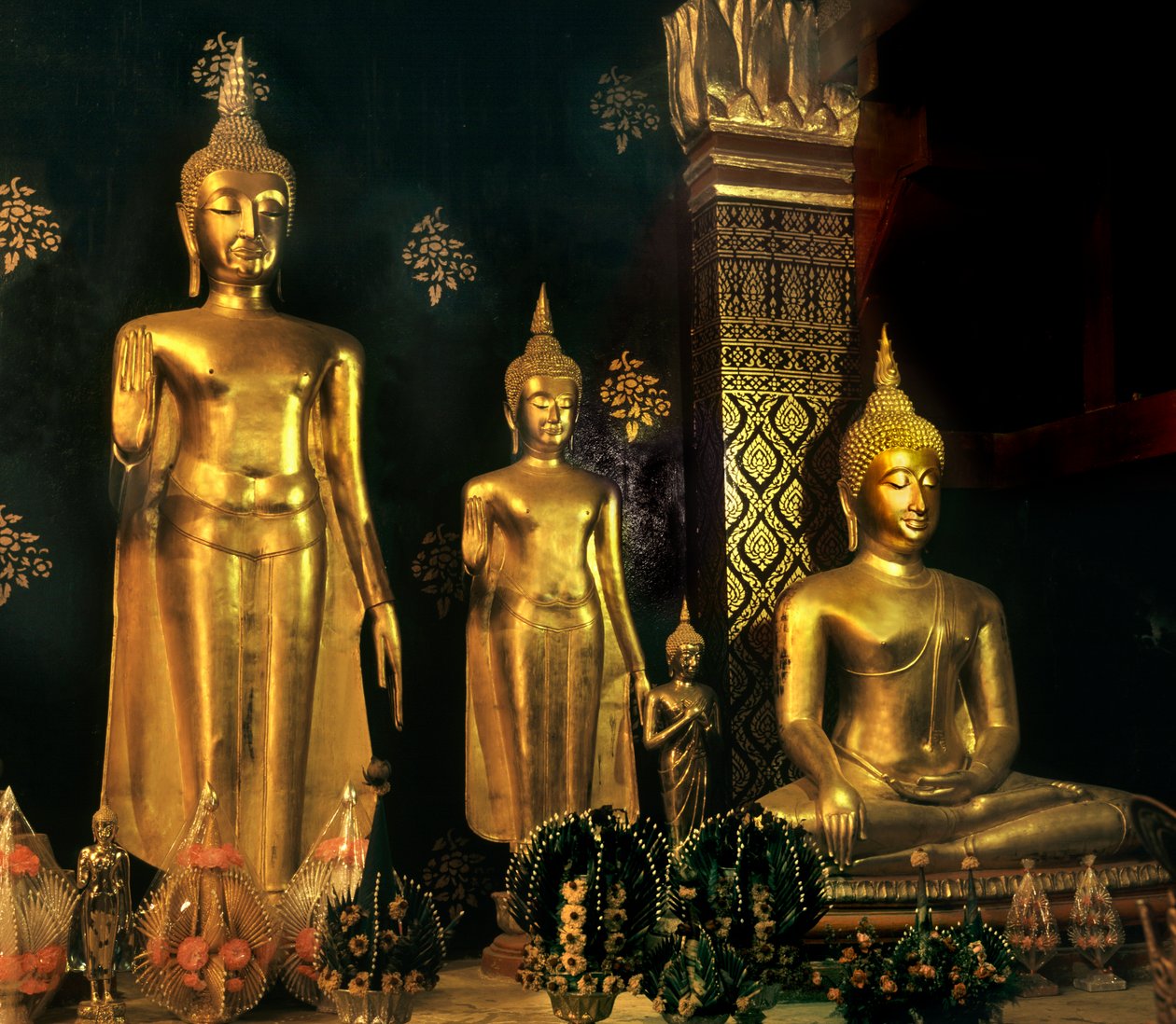 Buddowie z okresu Sukhothai autorstwa Thai School