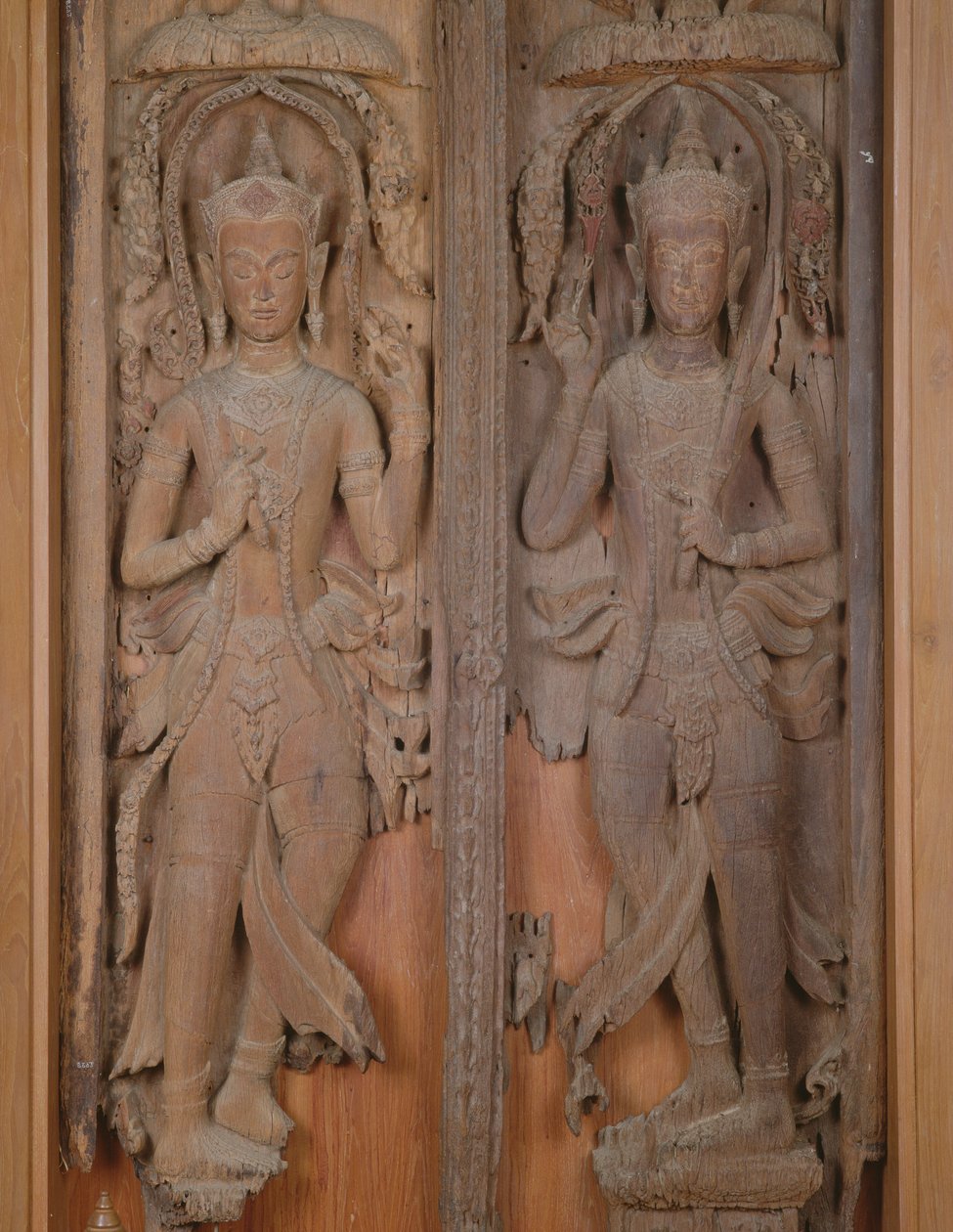 Panel bramy z dwoma Devami (drewno) autorstwa Thai School
