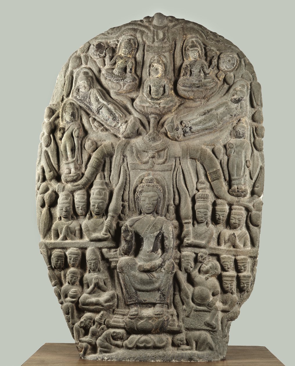 Stele z Buddą i adorującymi bóstwami, okres Daharavati autorstwa Thai School