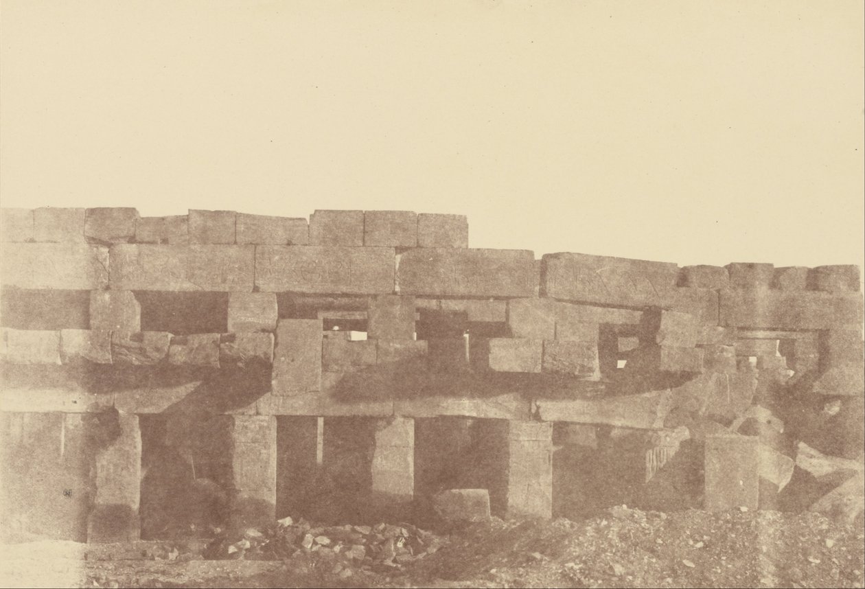 Zbliżenie na zadaszony spacer Tothmesa III, Karnak autorstwa Théodule Devéria
