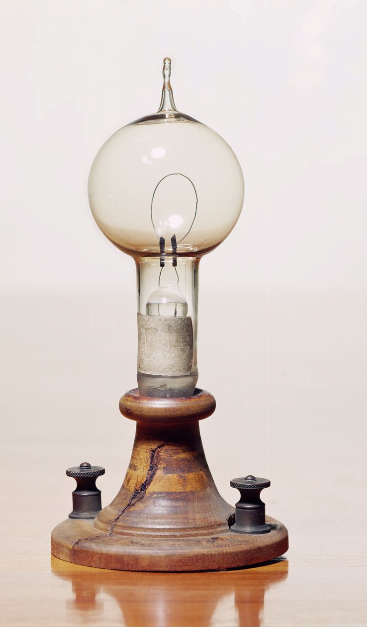 Włókno elektryczne, 1879 (szkło i drewno) (patrz również 259550 i 260230) autorstwa Thomas Alva Edison