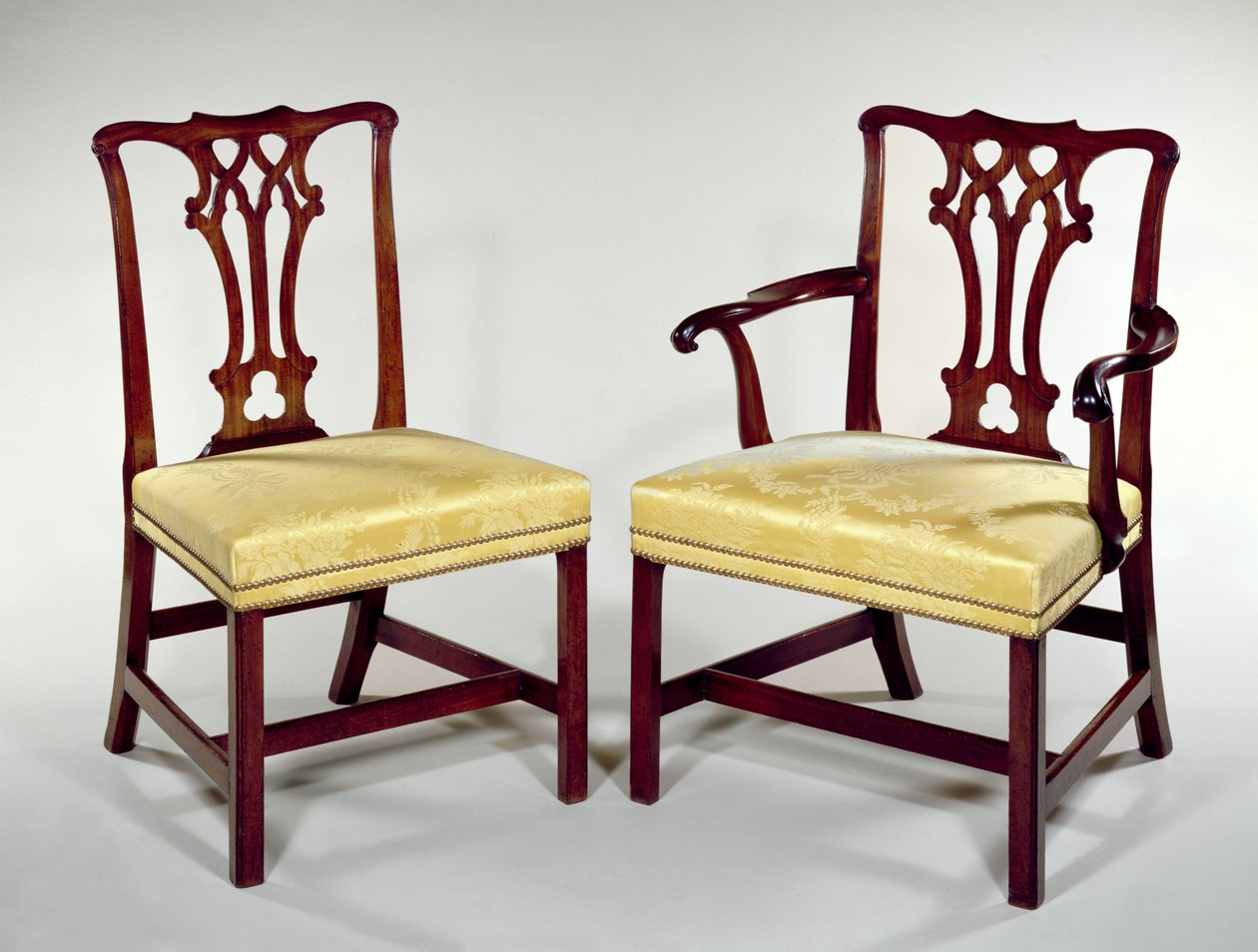 Krzesła do jadalni z oparciami z oplotem i kwadratowymi, fazowanymi nogami, ok. 1760 (mahoń) autorstwa Thomas Chippendale