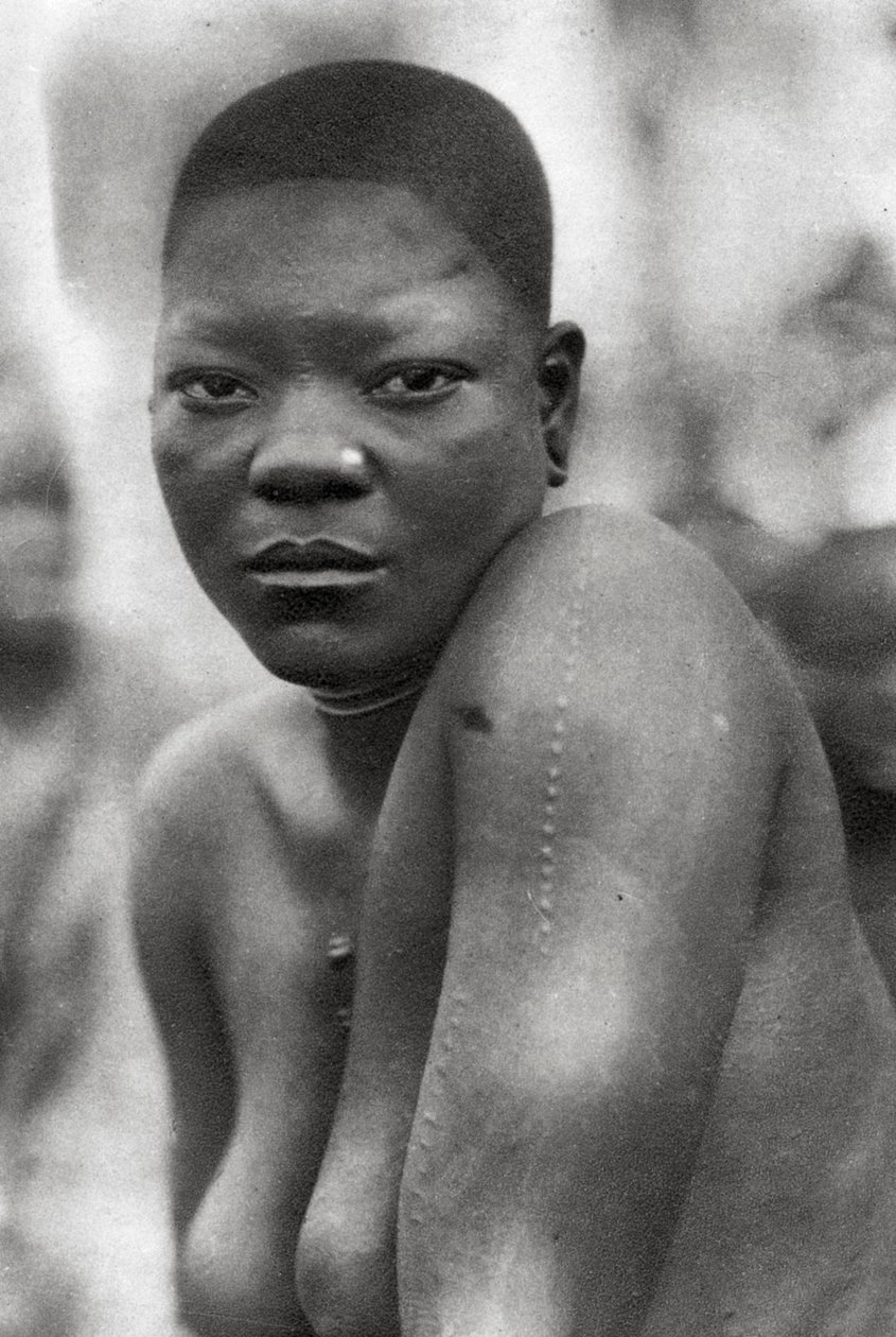 Dziewczyna Awemba, Livingstone do Broken Hill, Rodezja Północna, 1925 1927 autorstwa Thomas A. Glover