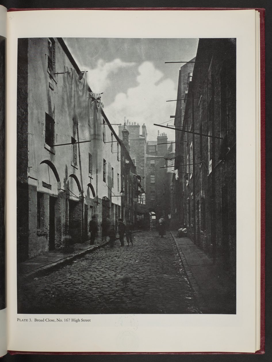 Broad Close, nr 167 High Street, ze starych zamknięć i ulic Glasgow autorstwa Thomas Annan