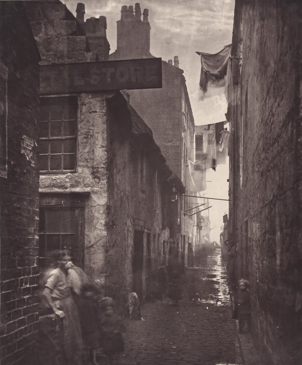 Old Vennel, Off High Street, 1868-1871. autorstwa Thomas Annan