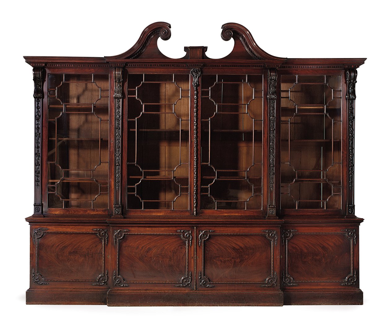 Przełamany regał George III autorstwa Thomas Chippendale