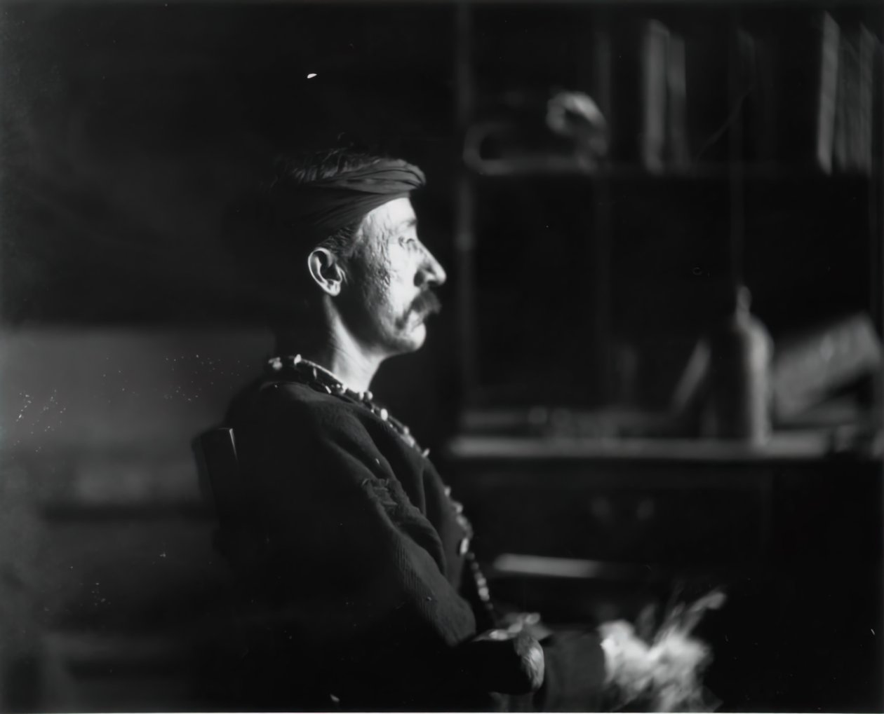 Frank Hamilton Cushing, 1895. autorstwa Thomas Eakins