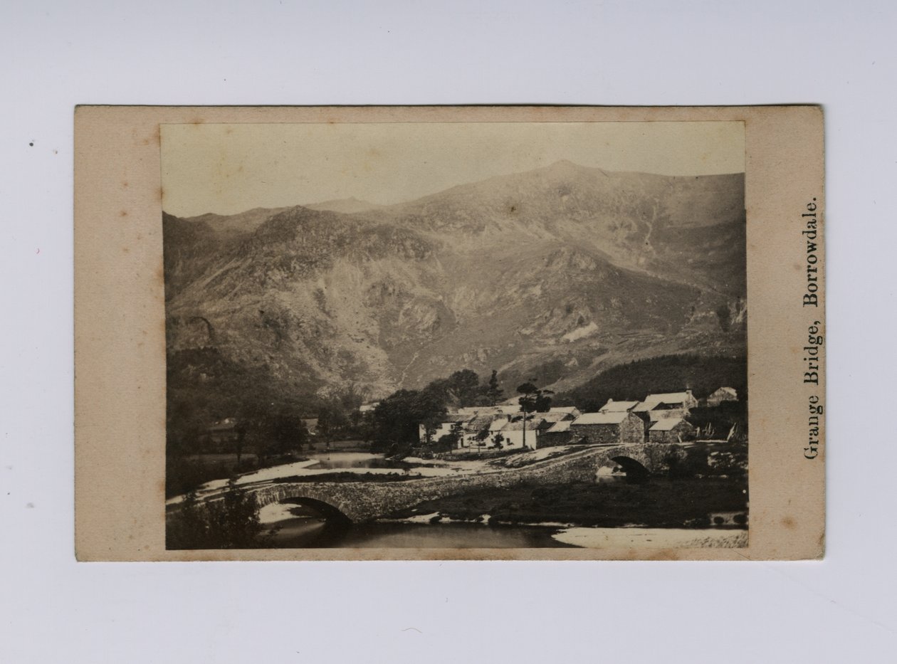 Grange Bridge, Borrowdale (zdjęcie czarno-białe) autorstwa Thomas Ogle