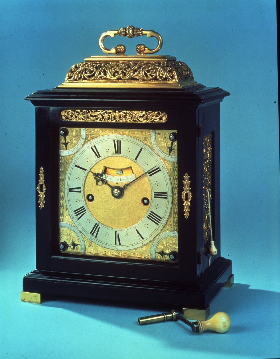 Sussex Tompion, ośmiodniowy zegar stołowy Karola II uderzający z powtarzaniem ćwiartki, ok. 1675-80 autorstwa Thomas Tompion