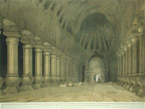 Wnętrze wykopanej świątyni hinduskiej na wyspie Salsette, tablica 63 z „Oriental Scenery: Twenty Four Views in Hindoostan”, wydanej 1800 (kolor lito) autorstwa Thomas und William Daniell