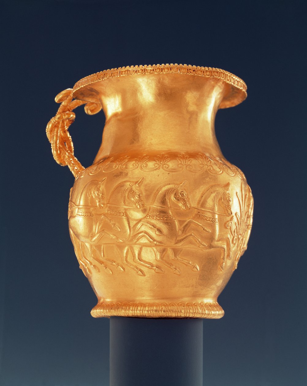 Kubek, ok.380-350 pne (złoty) autorstwa Thracian