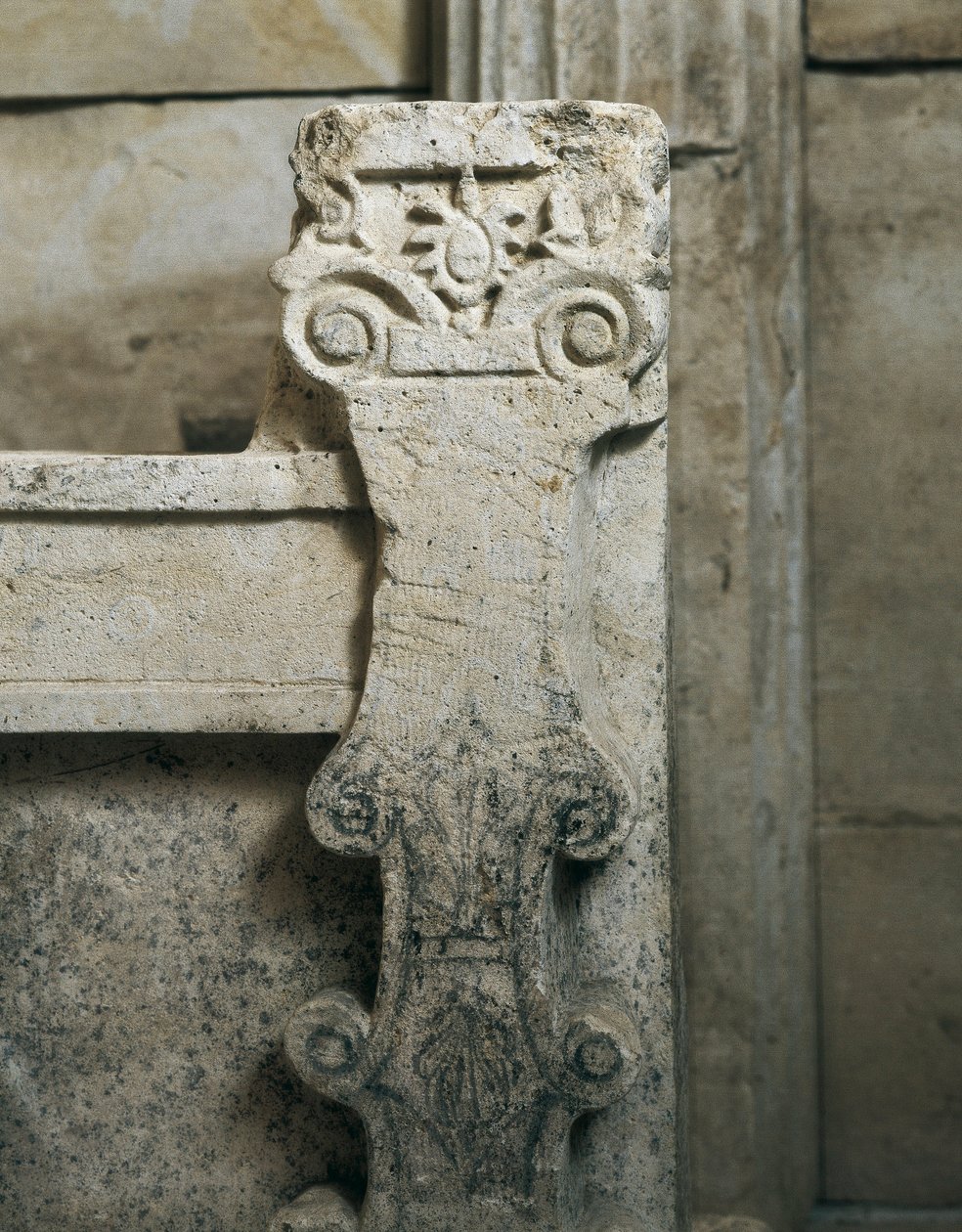 tracki grobowiec Sveshtari, detal architektury przy sarkofagu, III w. p.n.e. (rzeźba kamienna) autorstwa Thracian Thracian