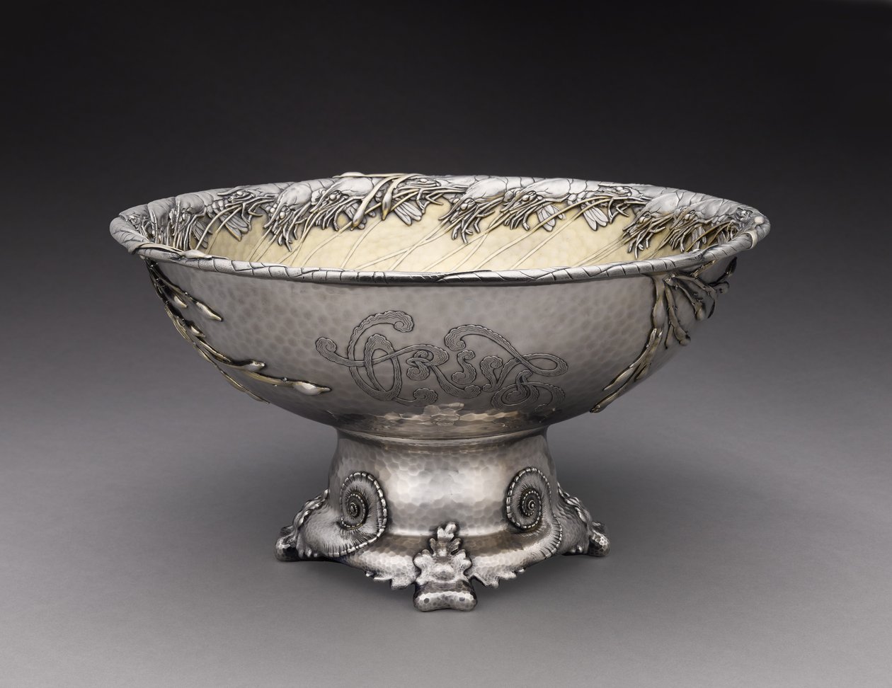 Punch Bowl, Tiffany and Company, 1884 (srebro z pozłacanymi) autorstwa Tiffany and Company Tiffany and Company