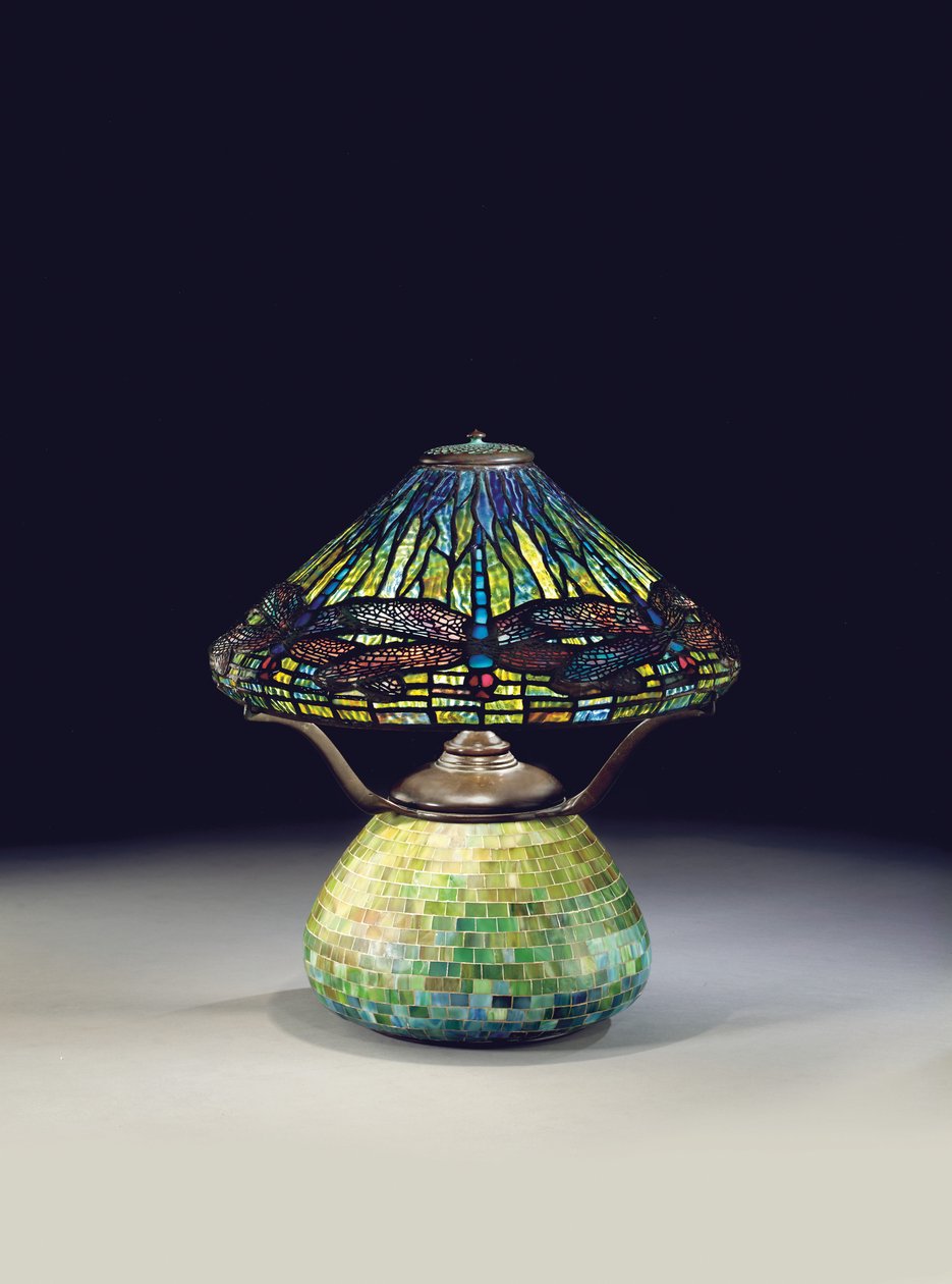 Lampa stołowa Dragonfly, ok. 1910 (szkło ołowiowe i mozaika) autorstwa Tiffany and Company
