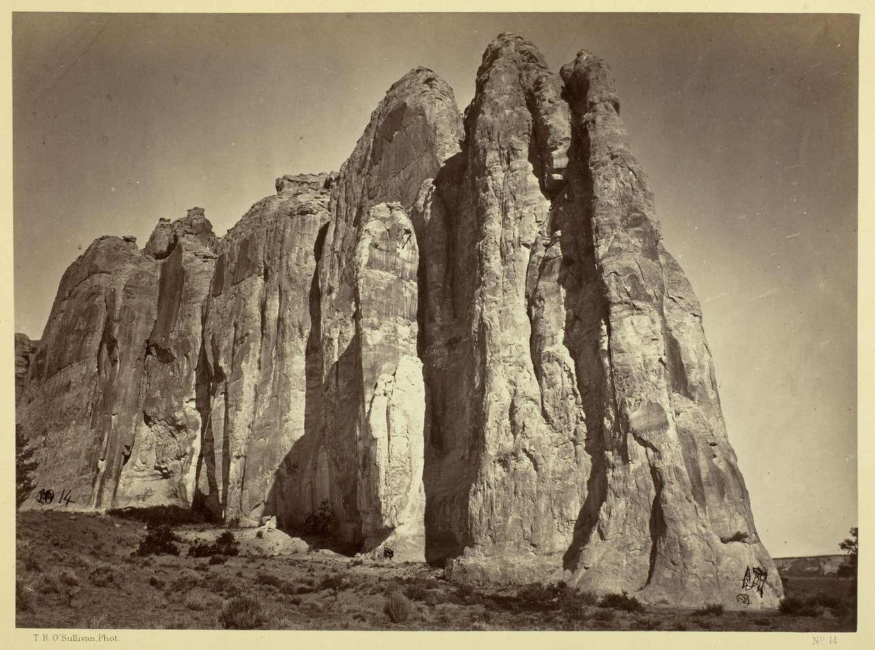 Południowa strona Inscription Rock autorstwa Timothy O