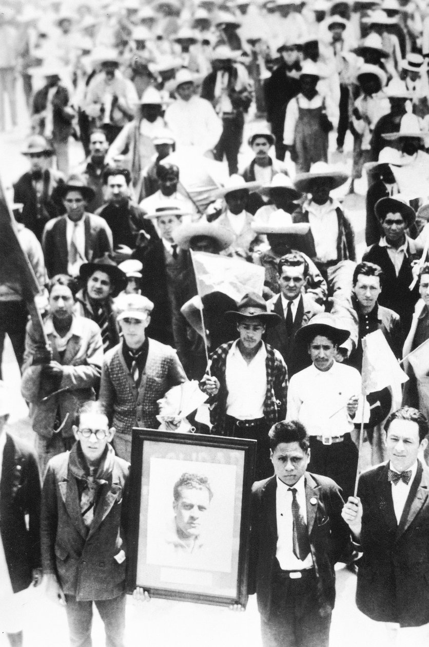 Demonstracja Międzynarodowej Czerwonej Pomocy, z fotografią Julio Antonio Mella, Tizuyuca (Hidalgo), 4 kwietnia 1929 r. autorstwa Tina Modotti