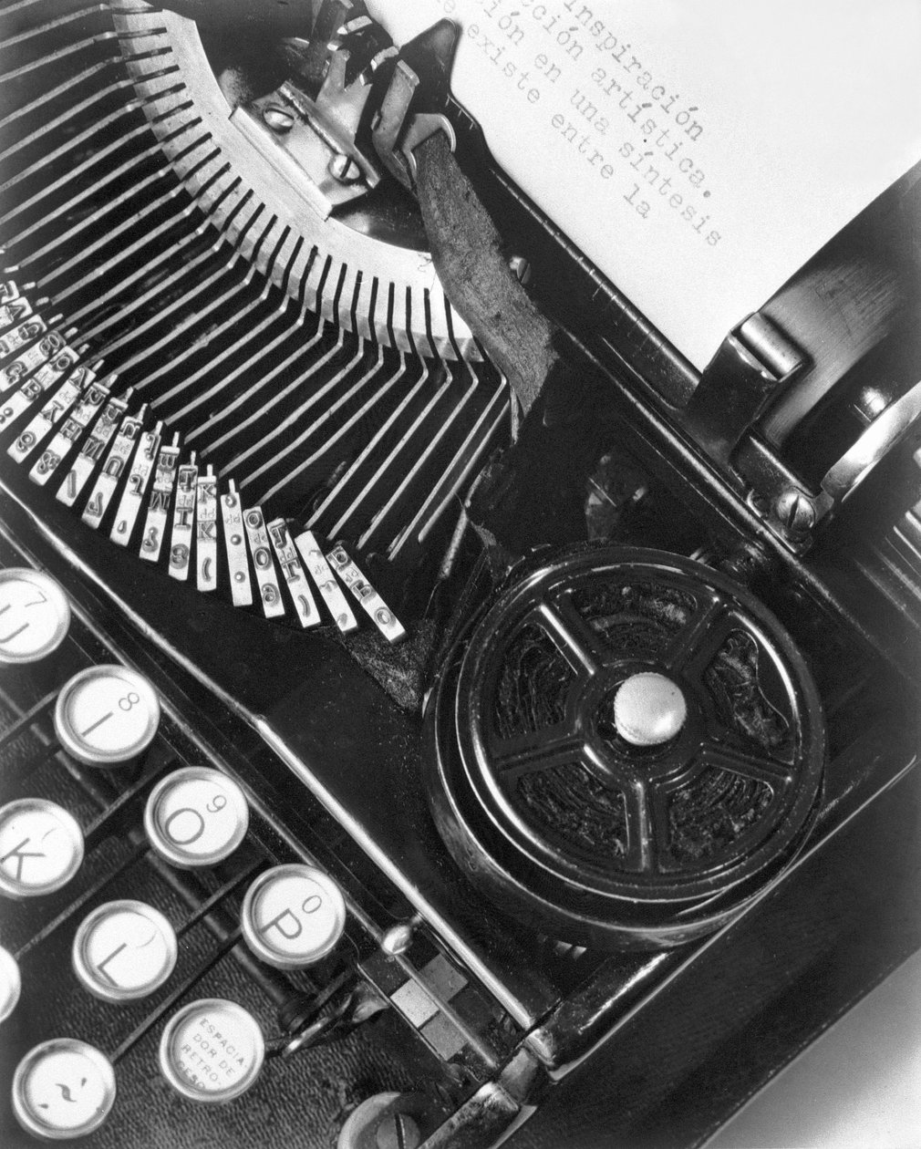 La Tecnica - maszyna do pisania Julio Antonio Melli, Meksyk, 1928 autorstwa Tina Modotti