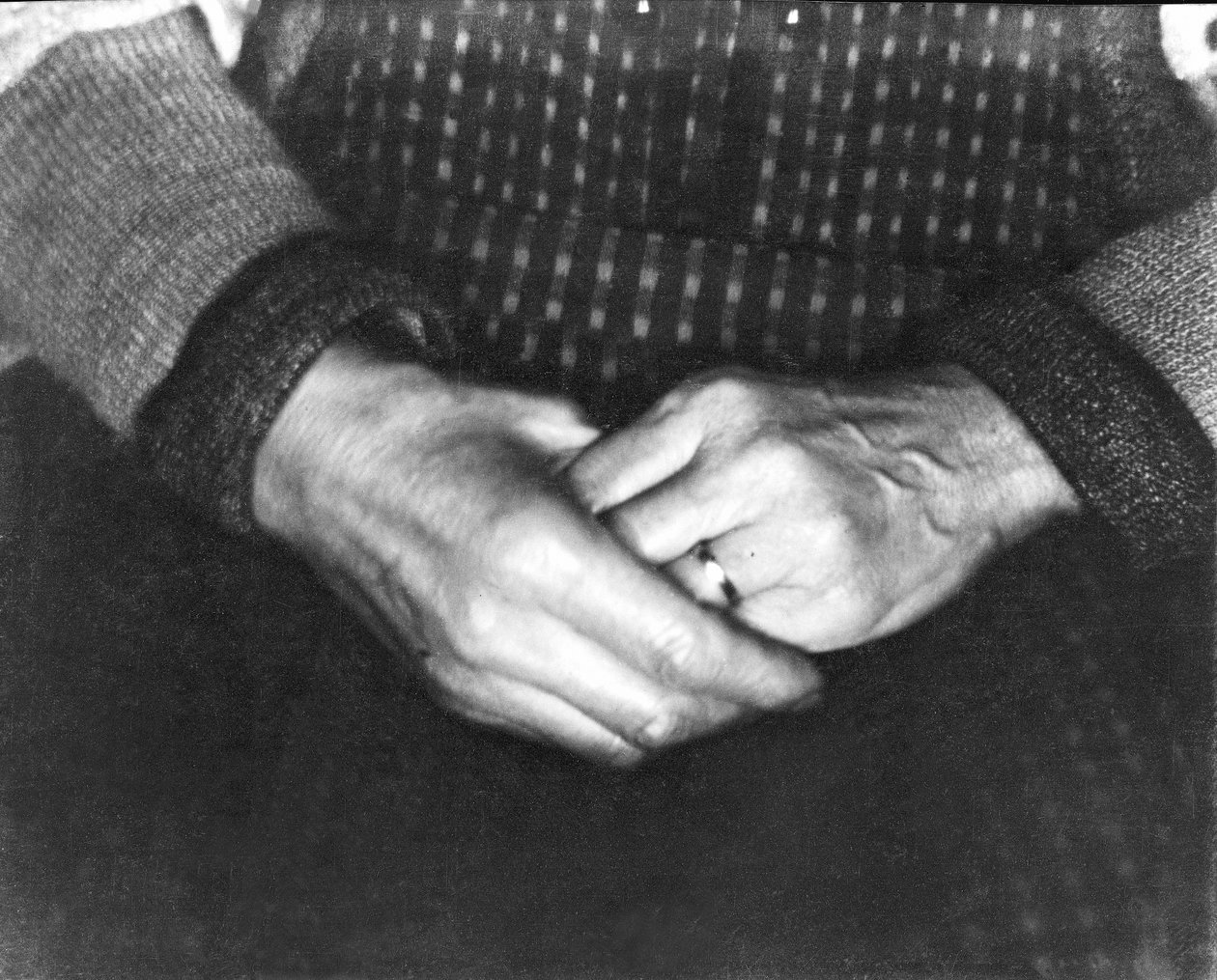 Ręce Assunty Modotti, San Francisco, 1923 autorstwa Tina Modotti