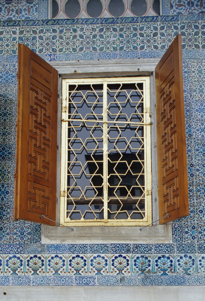 Płytki ceramiczne na zewnątrz sali obrzezania, zbudowanej w 1648 r. autorstwa Turkish School