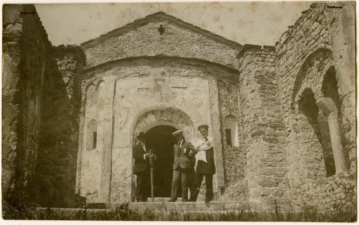 Opactwo San Pietro al Monte, Civate, Lombardia, Włochy, zdjęcie autorstwa Ugo Monneret de Villard, około 1910 r. autorstwa Ugo Monneret de Villard