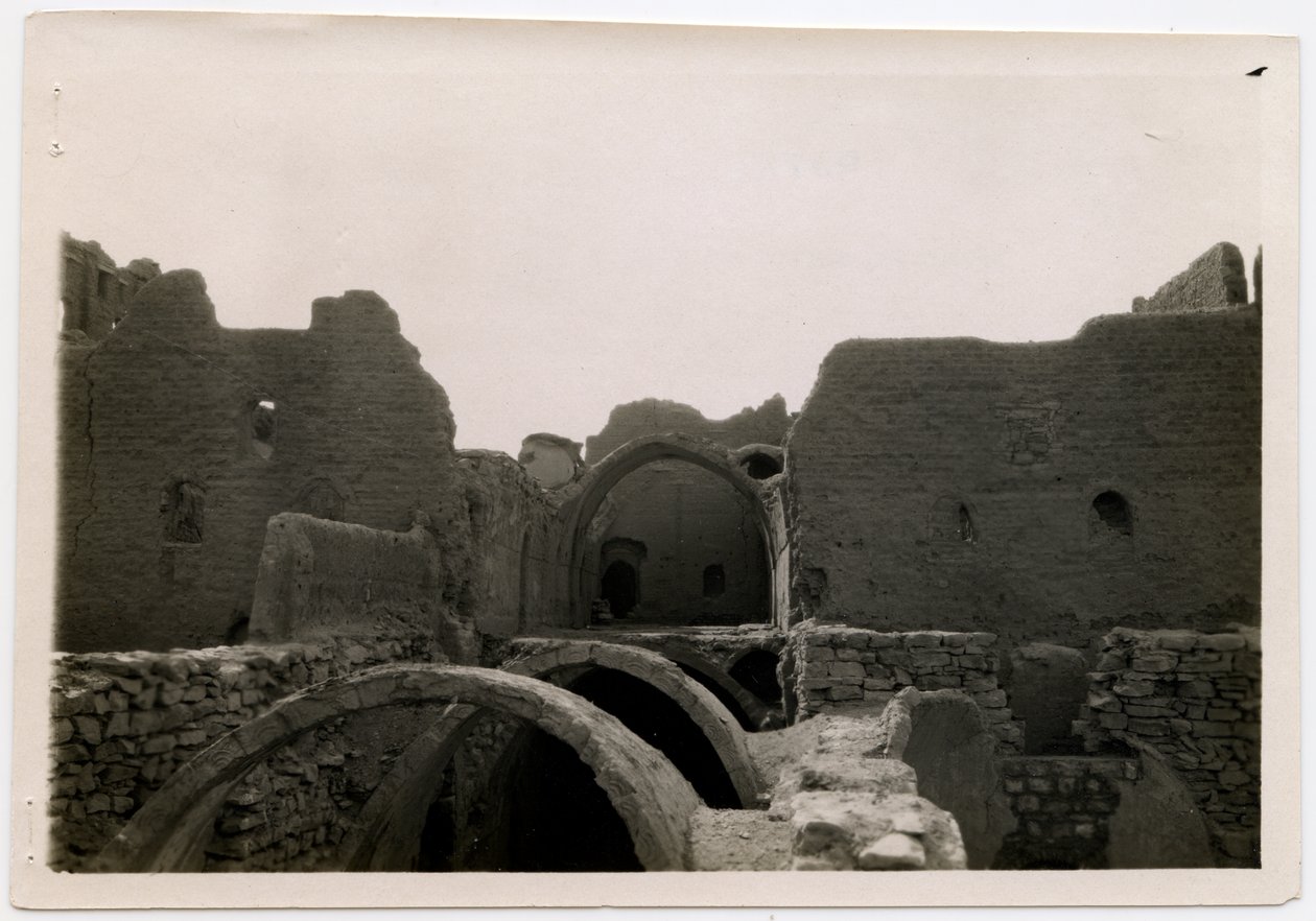Duży donżon (qasr) klasztoru św. Symeona, Asuan, Egipt, zdjęcie autorstwa Ugo Monneret de Villard autorstwa Ugo Monneret de Villard