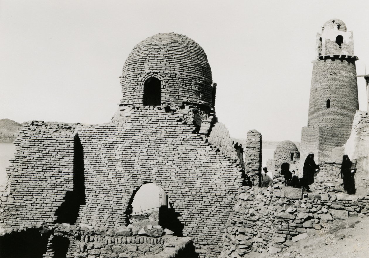 Minaret al-Mashhad al-Bahari i ruiny meczetu, niedaleko Asuanu, Egipt, zdjęcie Ugo Monneret de Villard autorstwa Ugo Monneret de Villard