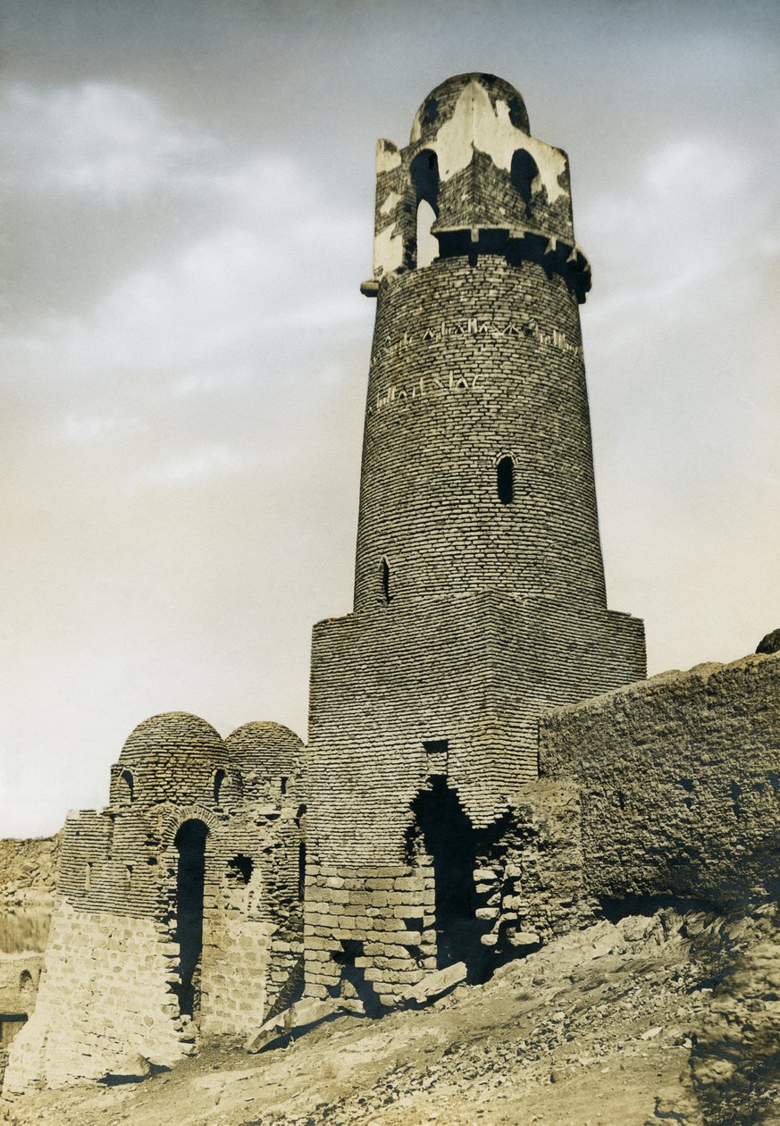 Minaret al-Mashhad al-Bahari, niedaleko Asuanu, Egipt, zdjęcie Ugo Monneret de Villard autorstwa Ugo Monneret de Villard